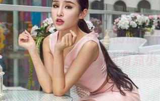 AISS爱丝(黄金版) – 明亮的原图中，索菲和机械师配合默契，貌似还有点小火花！
