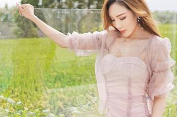 Feilin嗲囡囡 – 张俊佳全套图集：当死库水遇上夏天，会有什么神奇反应？
