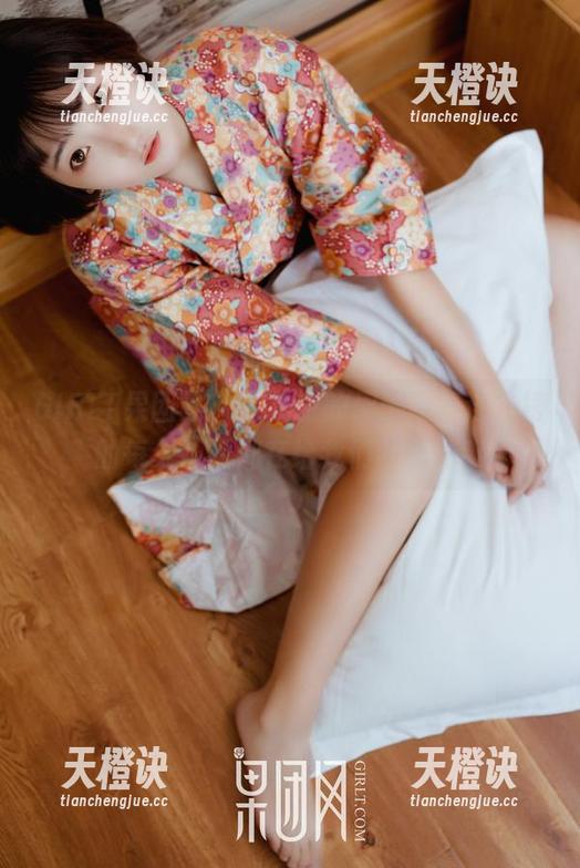GIRLT果团网-周于希 GIRLT果团网 - 私拍时的周于希,连衣裙的每个皱褶都在给我们发邮件!