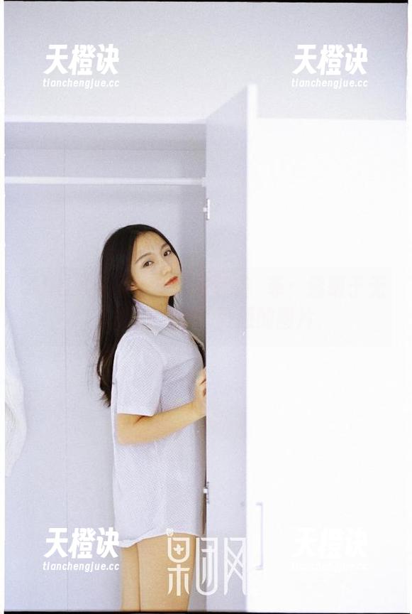 GIRLT果团网 - 定制版龚玥菲：透明于无形，却又真实可感的图片