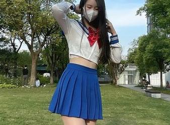 微密圈 – ズッキュン！July芝岚的车内写真集，原图有点小小的跃动