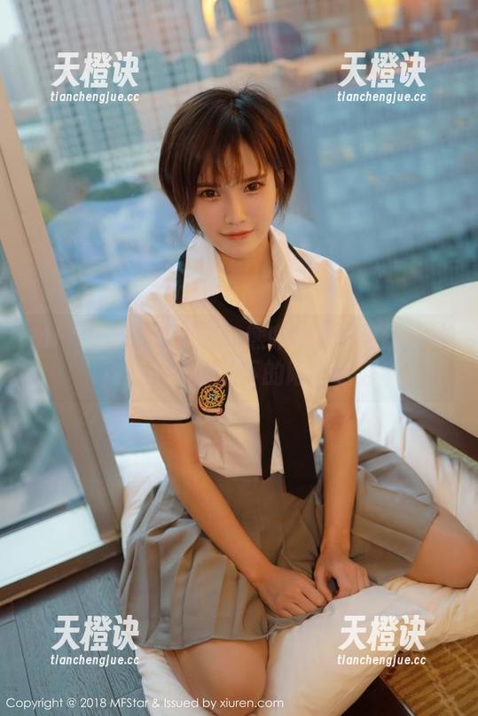 MFStar模范学院 - 熊吖BOBO与丝袜共舞——美图流下的陌生眼泪