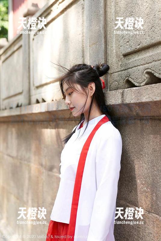 MiiTao蜜桃社-爱丽莎Lisa MiiTao蜜桃社 - 爱丽莎Lisa与奶牛之间的不可描述关系——美图合集告诉你一切!