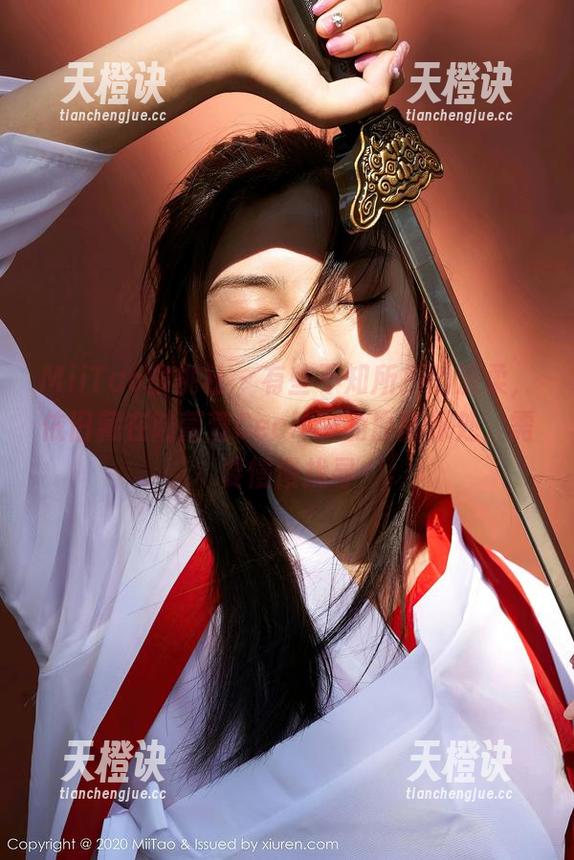 MiiTao蜜桃社-陆萱萱Cecilia MiiTao蜜桃社 - 有些不知所措的温柔,依旧藏在陆萱萱Cecilia的原图深处,需要慢慢找寻