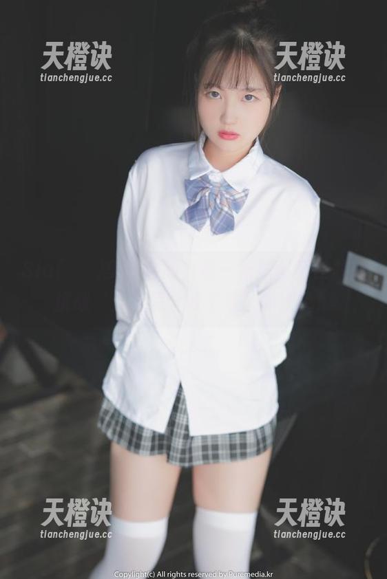 Sia(시아)美脚合集，每一张美图都在默默挑战‘穿鞋是个好主意’的理念！