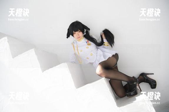 这一季的最新分享：Tomiko(とみこ)教你美脚怎么拍才好看！
