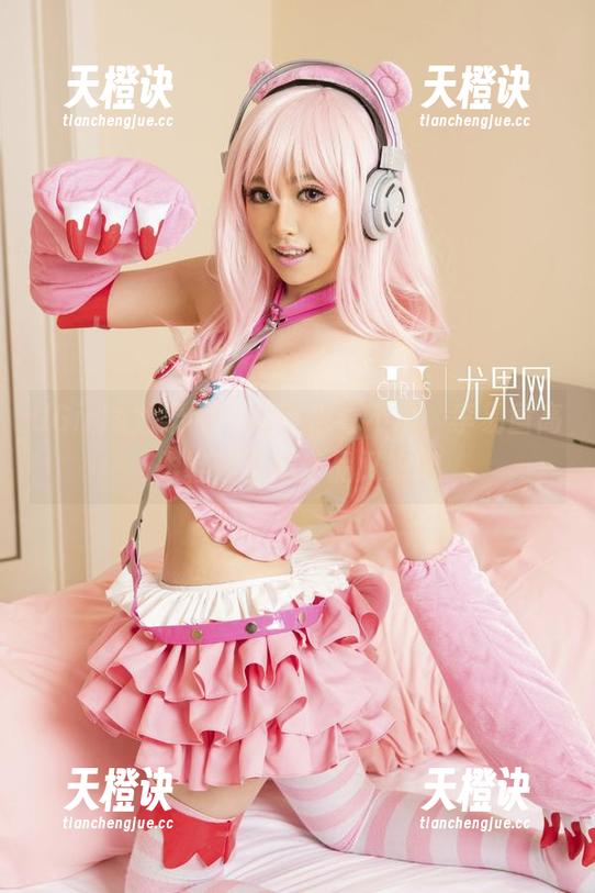 UGirls尤果网 - 墙壁也看不厌，李易童高跟鞋的私拍作品又来啦