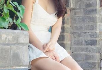 UGirls尤果网 – 杨晨晨图集：空姐带给你飞来越来越丰富的资源！