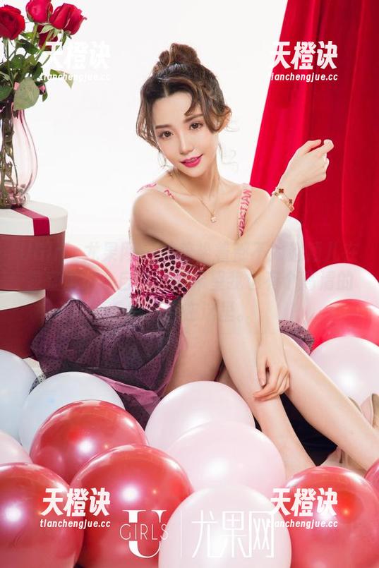 UGirls尤果网-赵颖儿 UGirls尤果网 - 站着坐着都不如赵颖儿在教室里这么自在,真希望我也有个高清的影像留在这里。
