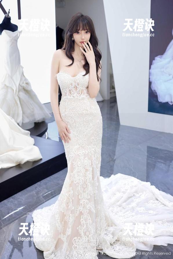Xiuren秀人网-tina_甜仔 Xiuren秀人网 - 图库里的tina_甜仔校服,没想到翻着翻着又被感染了