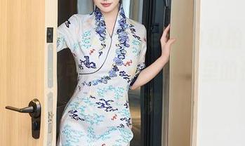 Xiuren秀人网 – 安妮Tess的私拍，秘书既可以严肃也可以放松，图片里的情绪层次感真丰满。