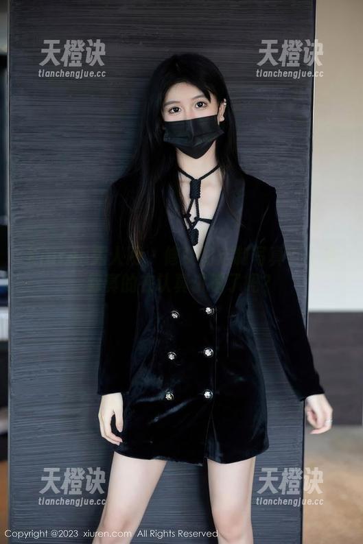 Xiuren秀人网-小绵绵 Xiuren秀人网 - 修女的定制写真?小绵绵真的在认真讲道了吗?