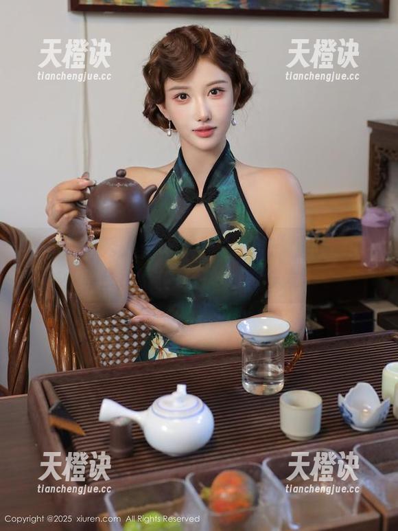 Xiuren秀人网-小薯条nienie Xiuren秀人网 - 这些“秘密”图片……小薯条nienie难道不怕被发现?