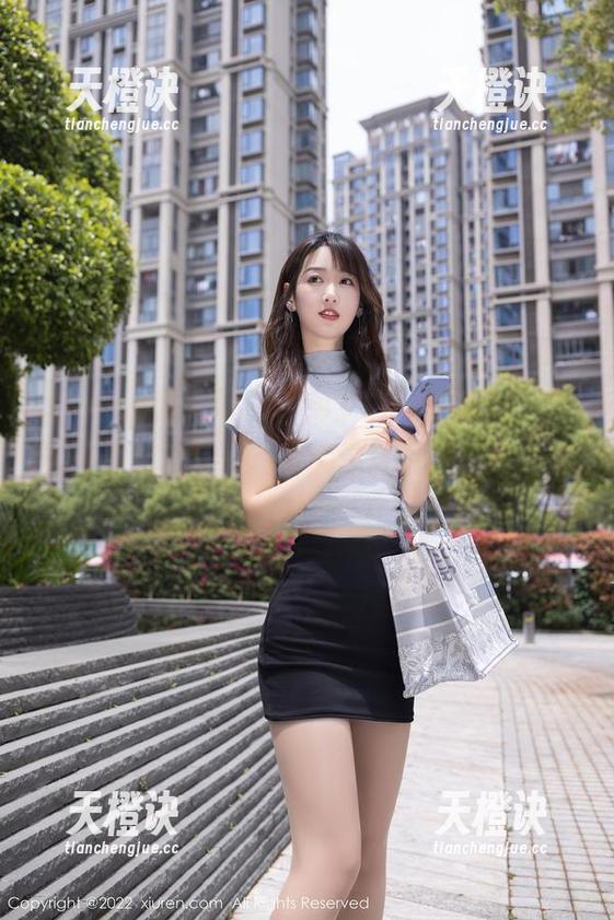 Xiuren秀人网 - “月夕Lily的礼服，怎么能不选？”—写真精选就在这里等着你！