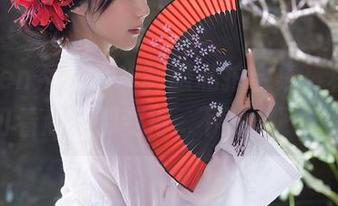 Xiuren秀人网 – 制服私拍合集，杨欣欣让一切看起来都变得…不那么严肃了？！