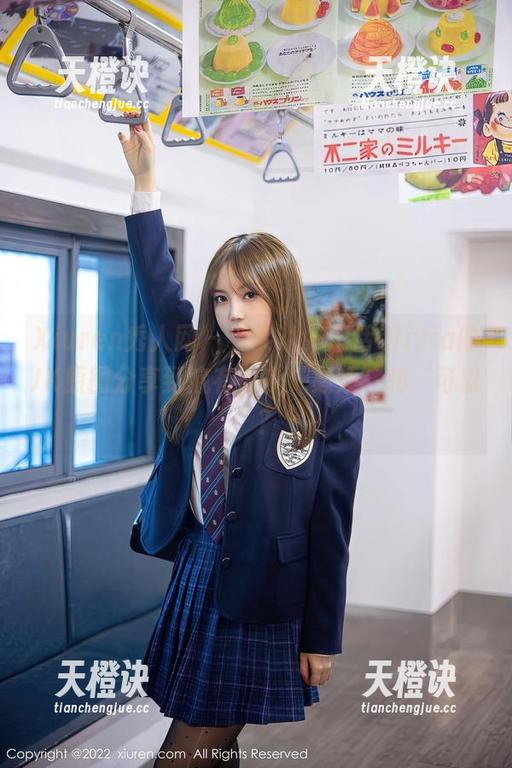 Xiuren秀人网-楚恬Olivia Xiuren秀人网 - 老实说,楚恬Olivia的JK原图分享到底有多少‘必须’和‘可以’?