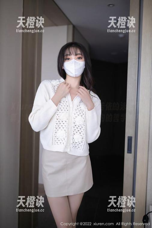 Xiuren秀人网-欧阳若依 Xiuren秀人网 - 博主欧阳若依的泳装写真,如何优雅地展现‘泳池内的哲学’?
