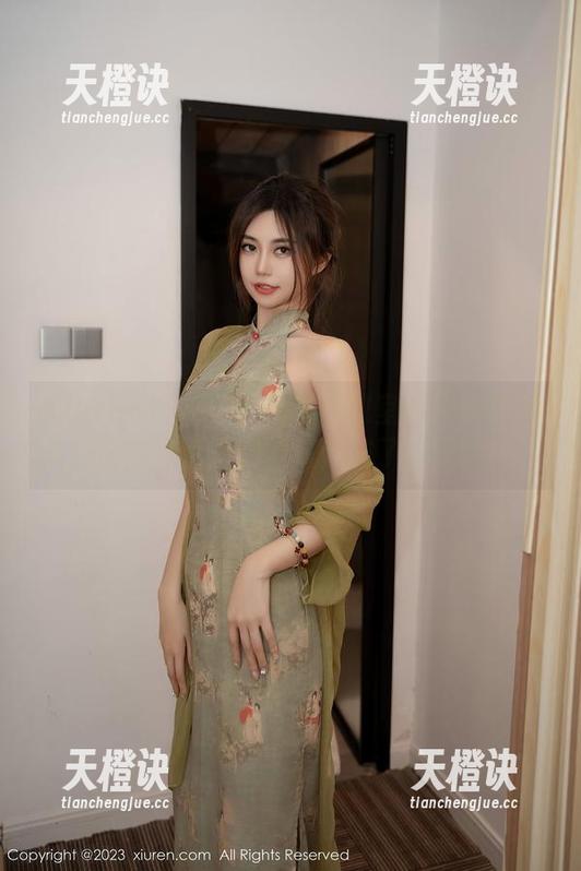 Xiuren秀人网-王楚璇 Xiuren秀人网 - 王楚璇教室写真集更新!这次她直接把粉笔变成了魔法棒!
