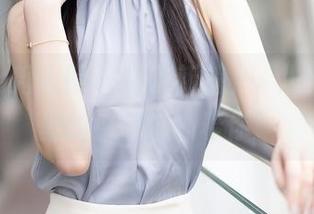 Xiuren秀人网 – 制服新解，玥儿玥er原图里的小惊喜等着你！
