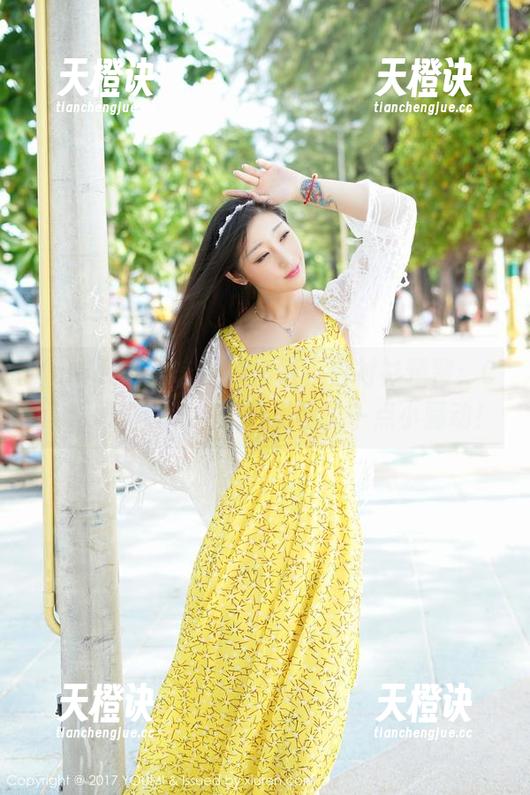 YouMi尤蜜荟-Carol周妍希 YouMi尤蜜荟 - 偷偷话,白衬衫预警:Carol周妍希私拍图包里藏了一点小骚动!