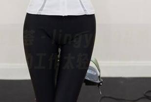 YouMi尤蜜荟 – lingyu69私拍：这个秘书的工作太轻松了吧？