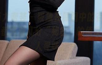 YouMi尤蜜荟 – 筱慧在原图中的存在，随便一瞥都透着几分“秘密”的俏皮，特耐人寻味。