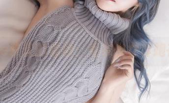 eloise软软的福利：毛衣少女奔跑在梦里
