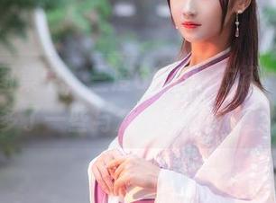 在高清图集中，三度69的连衣裙，真的是多了一些与众不同的味道。