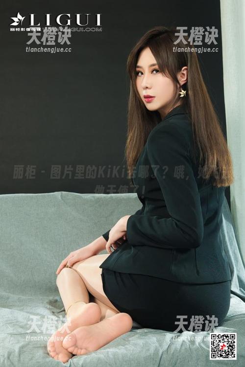 丽柜 - 图片里的KiKi去哪了？哦，她飞去做天使了！