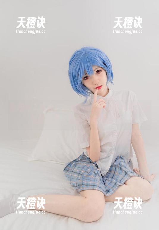 南桃Momoko 向所有人宣告:南桃Momoko的礼服图册免费分享,快来抢占美丽吧!