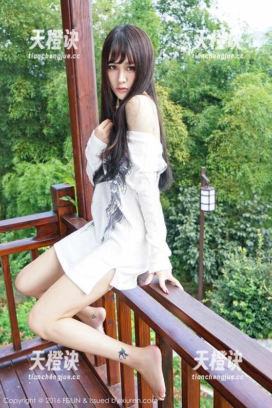 嗲囡囡 - 看！Emily顾奈奈酱的油亮风格，真想早点打开图包，嘿嘿。