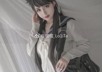 塔塔_Lo1iTa图集：学姐，是在走秀还是在学习？