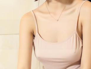 头条女神 – 李丽莎的美脚，在图库里有点像……好像模特的私密角落？
