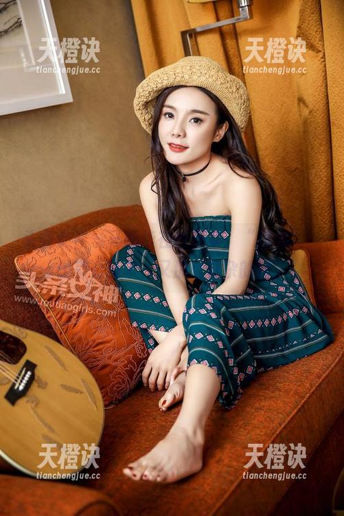 头条女神 - 马丽华在线图集：“妹妹”，是那么简单，又那么复杂的词。