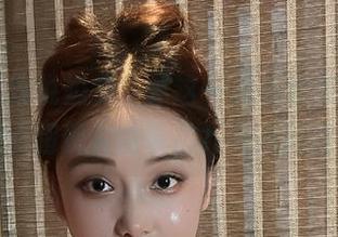 微密圈 – 我说奶雯，你这一波毛衣美图合集，能不能放点超现实的单品？有点期待小惊喜。