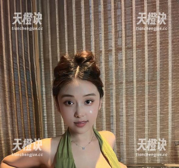 微密圈 - 我说奶雯，你这一波毛衣美图合集，能不能放点超现实的单品？有点期待小惊喜。