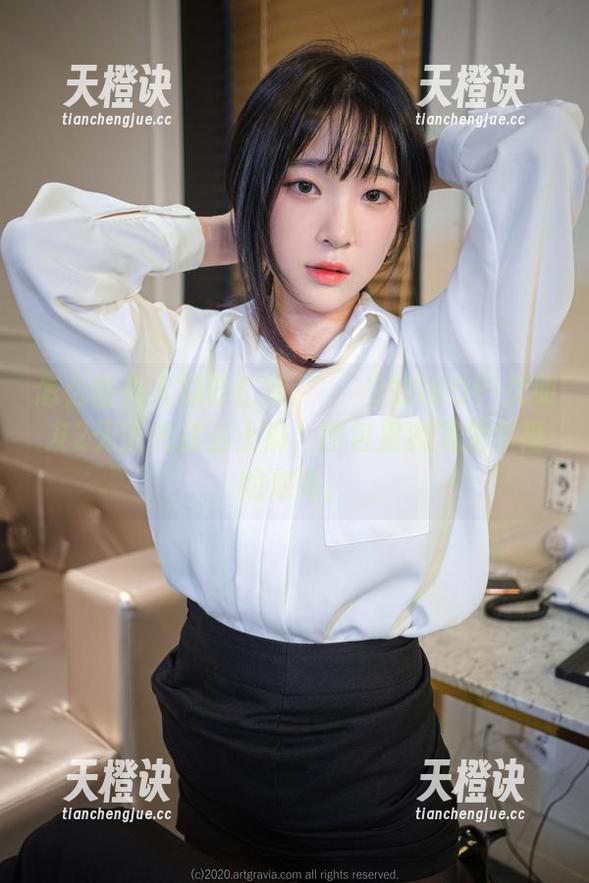 怎么会有人对姜仁卿(강인경)的IKOF-女朋友2无圣光这么上瘾，图包里满满是幸福的泡泡。