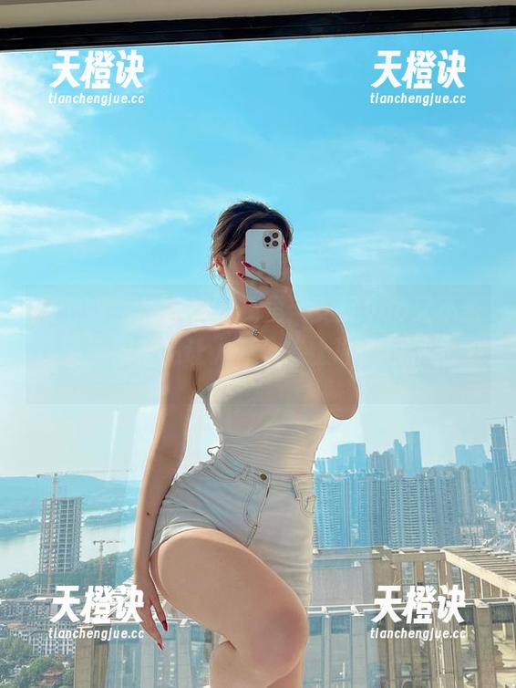 微密圈 - 高清校园视角：安妮yoo又不务正业地用作品让人怀念“上课的日子”了。
