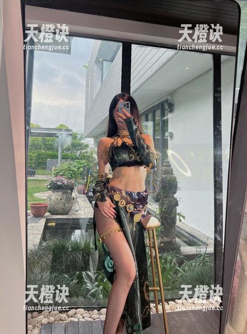 小玉吃果冻 微密圈 - 小玉吃果冻修女写真:这套图册,不仅是魔法,还是道德审判的逆转!