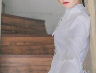 小野妹子w的猫系泳衣图包，不得不说这画风有点儿撩人，哈，这样的“喵”你能抵抗住吗？