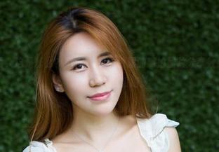 尤物馆 – 呃，这是什么？FoxYini孟狐狸的旅拍照片分享效果不错，咳咳，却让我想跑。