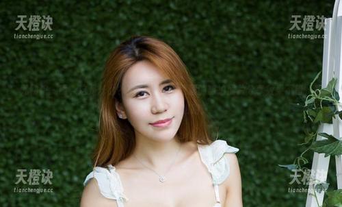 尤物馆 - 呃，这是什么？FoxYini孟狐狸的旅拍照片分享效果不错，咳咳，却让我想跑。