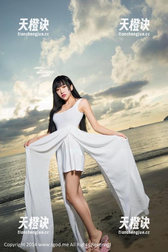 推女神-陈嘉嘉Tiffany 推女神 - 网盘里的这组陈嘉嘉Tiffany的皮衣合集,天哪,不看也难过,这气场不输任何超模!