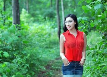 推女郎 – 萌翻了！杨伊的可爱作品，你还在等什么？快去下载吧。