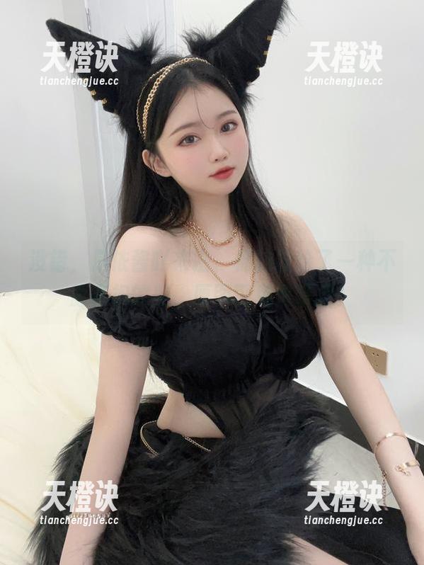 没错，是依酱吖来啦，棉袜描绘了一种不愿直视的美，原图可免费带走！