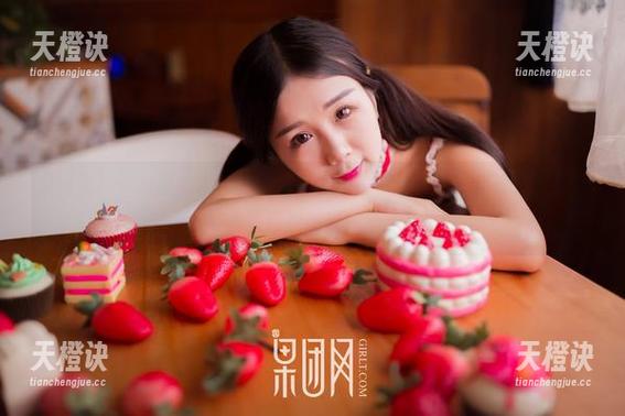 果团网-莫雅淇 果团网 - 这是谁的水手服?特写原图中莫雅淇的冷淡表情,竟让我觉得想靠近一点。
