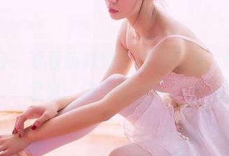 果团网 – 观看萌神妹妹妆点厨房，情不自禁想：这个锅能吃吗？