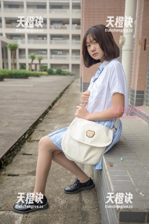 梦丝女神-玥玥 梦丝女神 - 眼镜里的玥玥:翻找这个图包,满满都是无法被定义的美!