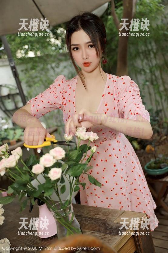 模范学院-唐琪儿Beauty 模范学院 - 唐琪儿Beauty红裙,来的不只是照片,还有一堆想法和小情绪!