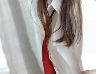 模范学院 – 果儿Victoria在线：女王的写真，穿上皇冠就敢统治整个床！